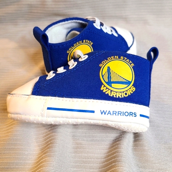 Baby Fanatics Warriors Crib Shoes - Picture 5 of 13